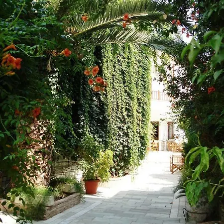 Отель Pothos Скиатос